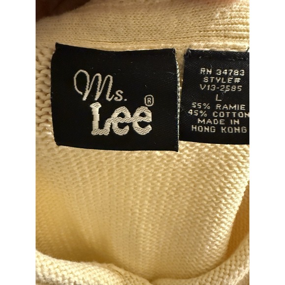 Ms. Lee Yellow Short Sleeve Sweater Women's‎ Size Large - Picture 4 of 5